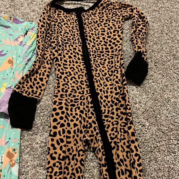 4-Little Sleepies pajamas size 2T - Picture 6 of 6